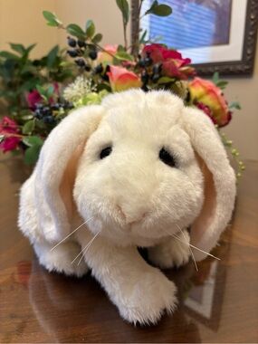 Lou Rankin & Friends Collectible Super Soft Cute Bunny